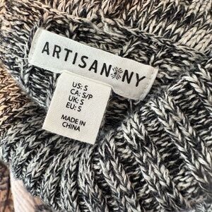 Artisan NY Black and White Knit Sweater
